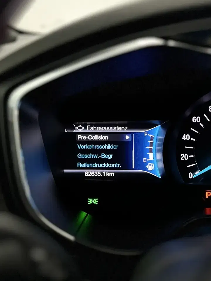 Ford Mondeo 2.0 Hybrid ST-Line - Thumbnail 24