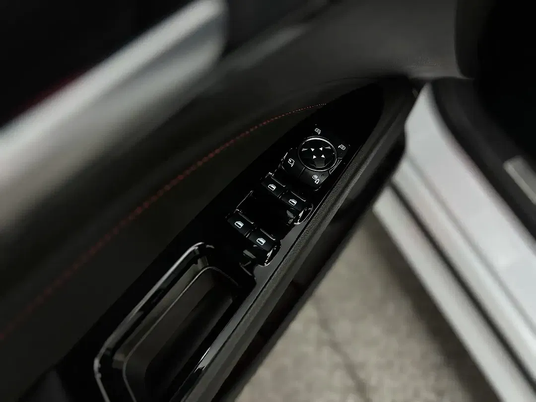 Ford Mondeo 2.0 Hybrid ST-Line - Thumbnail 27