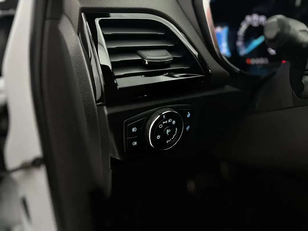 Ford Mondeo 2.0 Hybrid ST-Line - Thumbnail 28