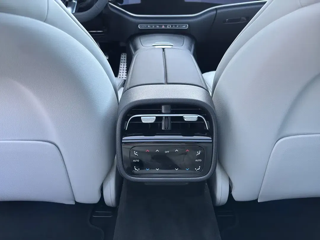 Mercedes-Benz E 450 4MATIC AMG - Thumbnail 12