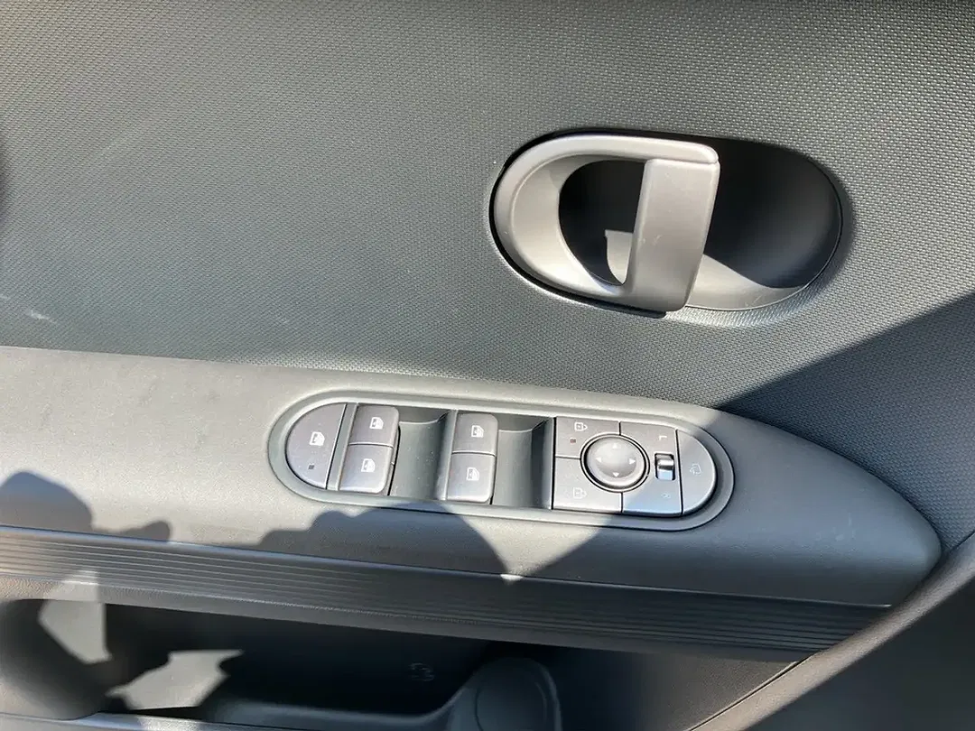 Hyundai IONIQ 5 - Thumbnail 10