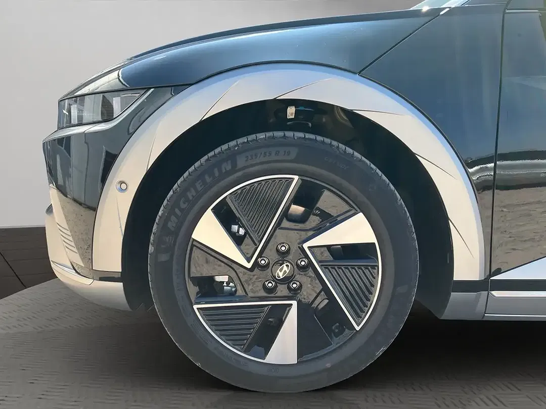 Hyundai IONIQ 5 - Thumbnail 3