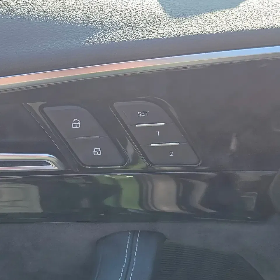 Audi RS4 - Thumbnail 11