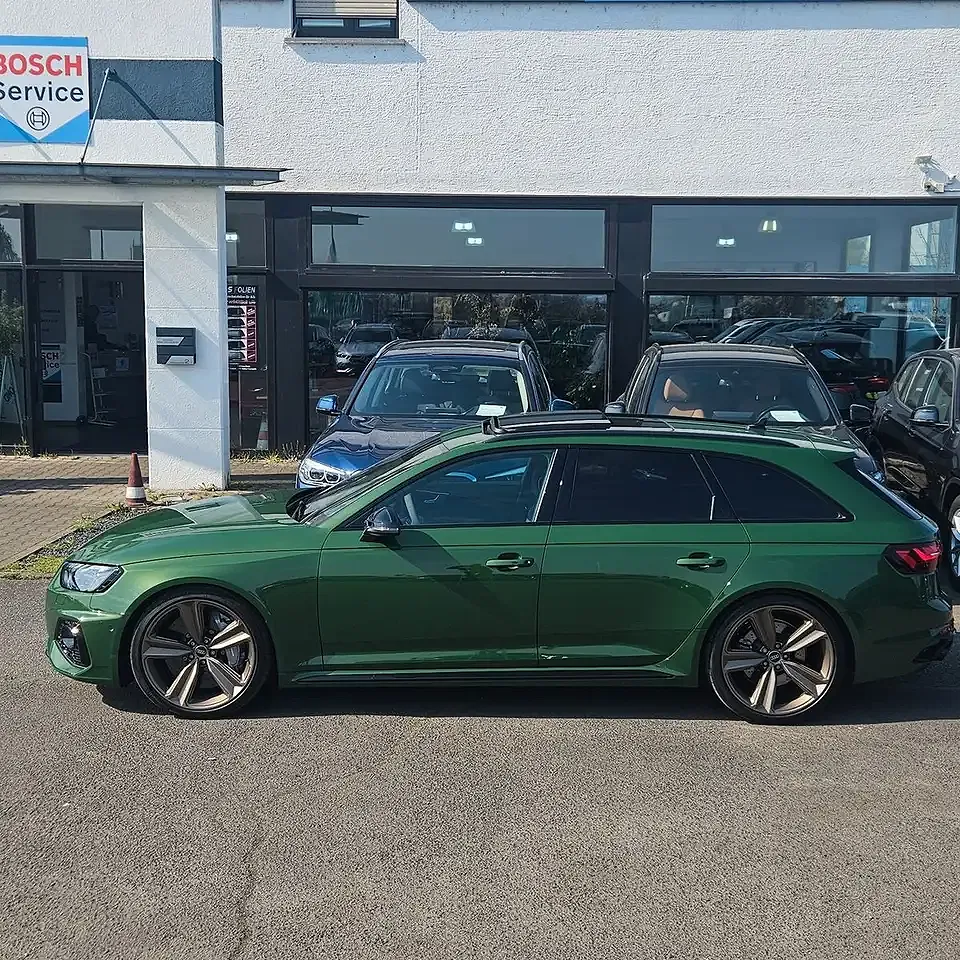 Audi RS4 - Thumbnail 4