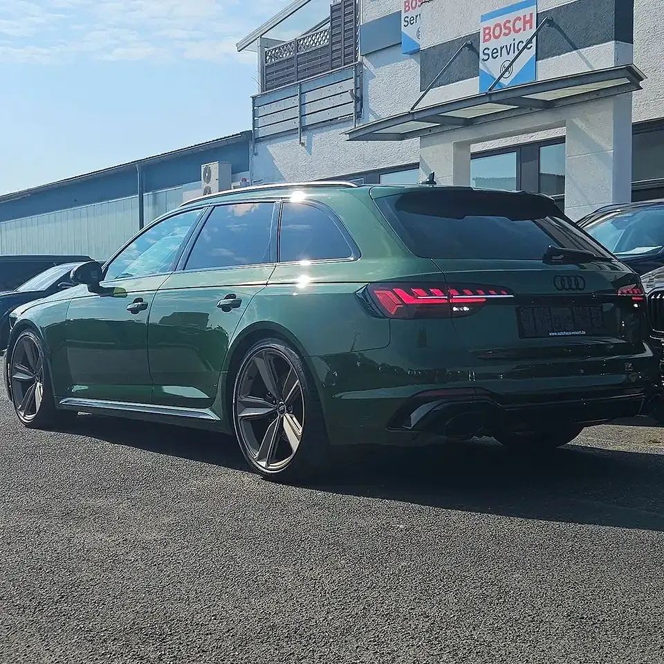Audi RS4 - Thumbnail 5