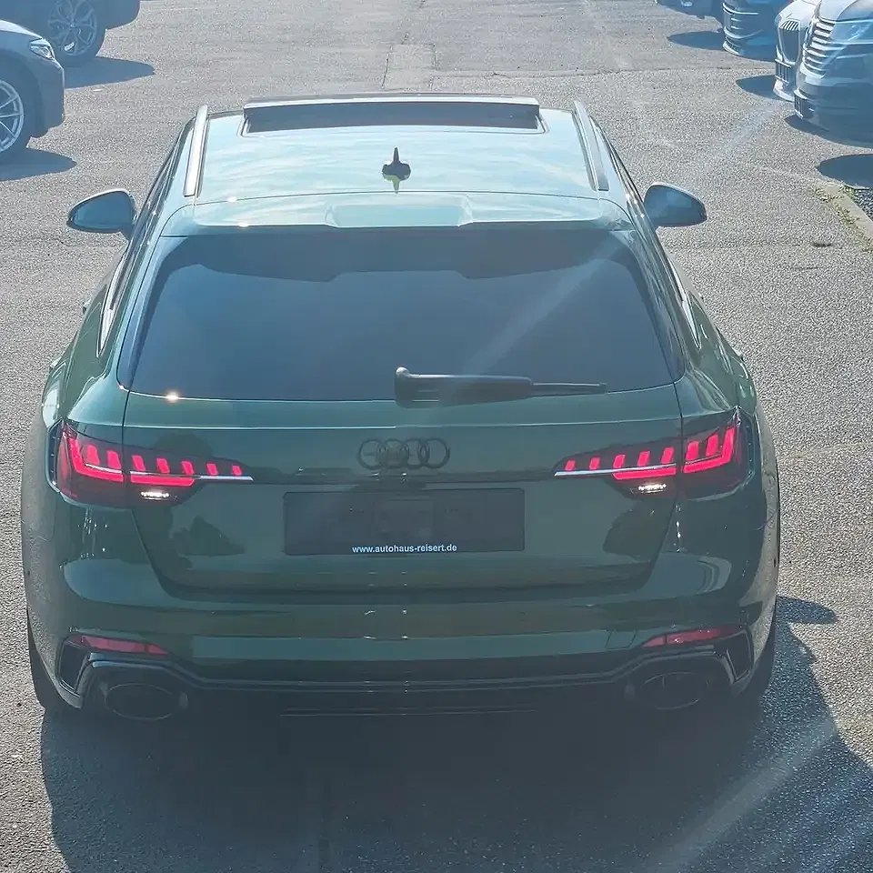 Audi RS4 - Thumbnail 7