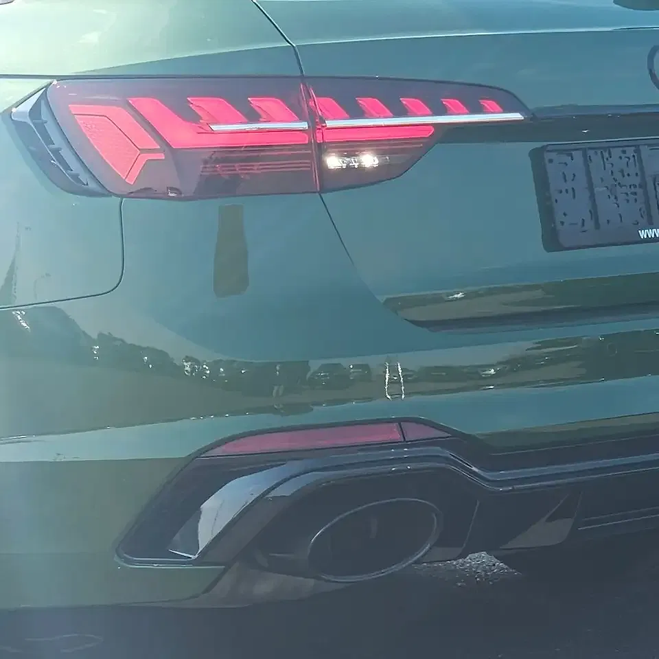 Audi RS4 - Thumbnail 9