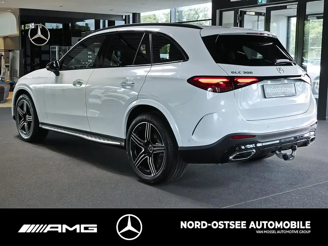 Mercedes-Benz GLC 300 4MATIC AMG Night - Thumbnail 4