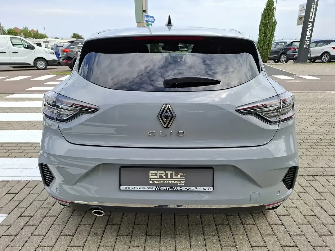 Renault Clio TCe Techno - Thumbnail 8