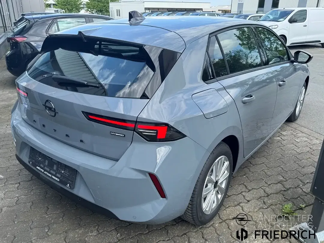 Opel Astra Edition - Thumbnail 4