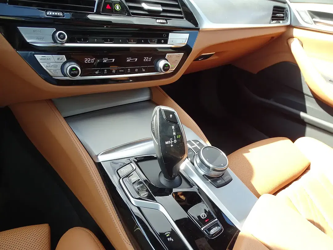BMW 520 MHEV Touring - Thumbnail 12