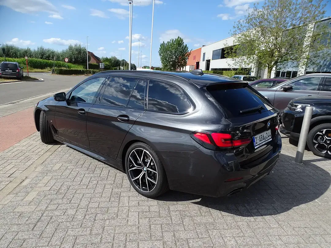 BMW 520 MHEV Touring - Thumbnail 4