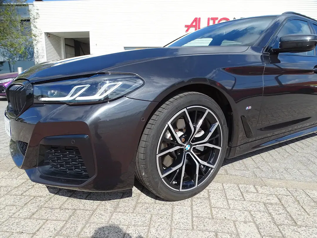 BMW 520 MHEV Touring - Thumbnail 6