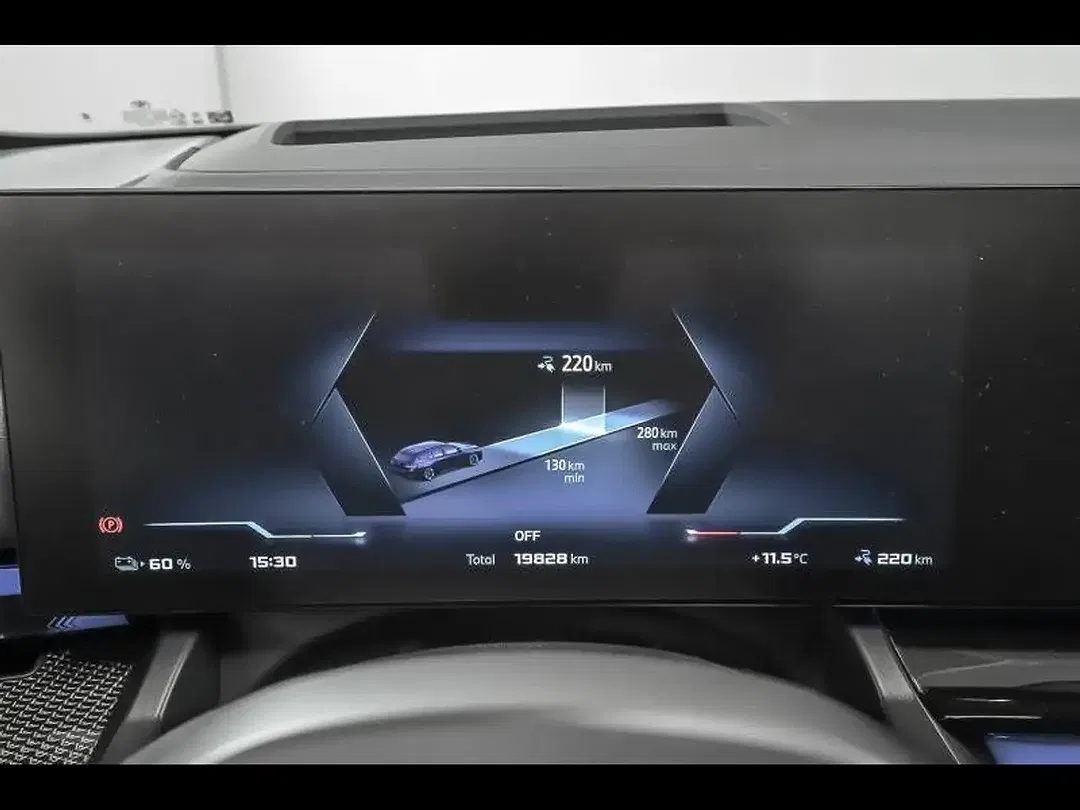 BMW i5 M60 Touring - Thumbnail 10
