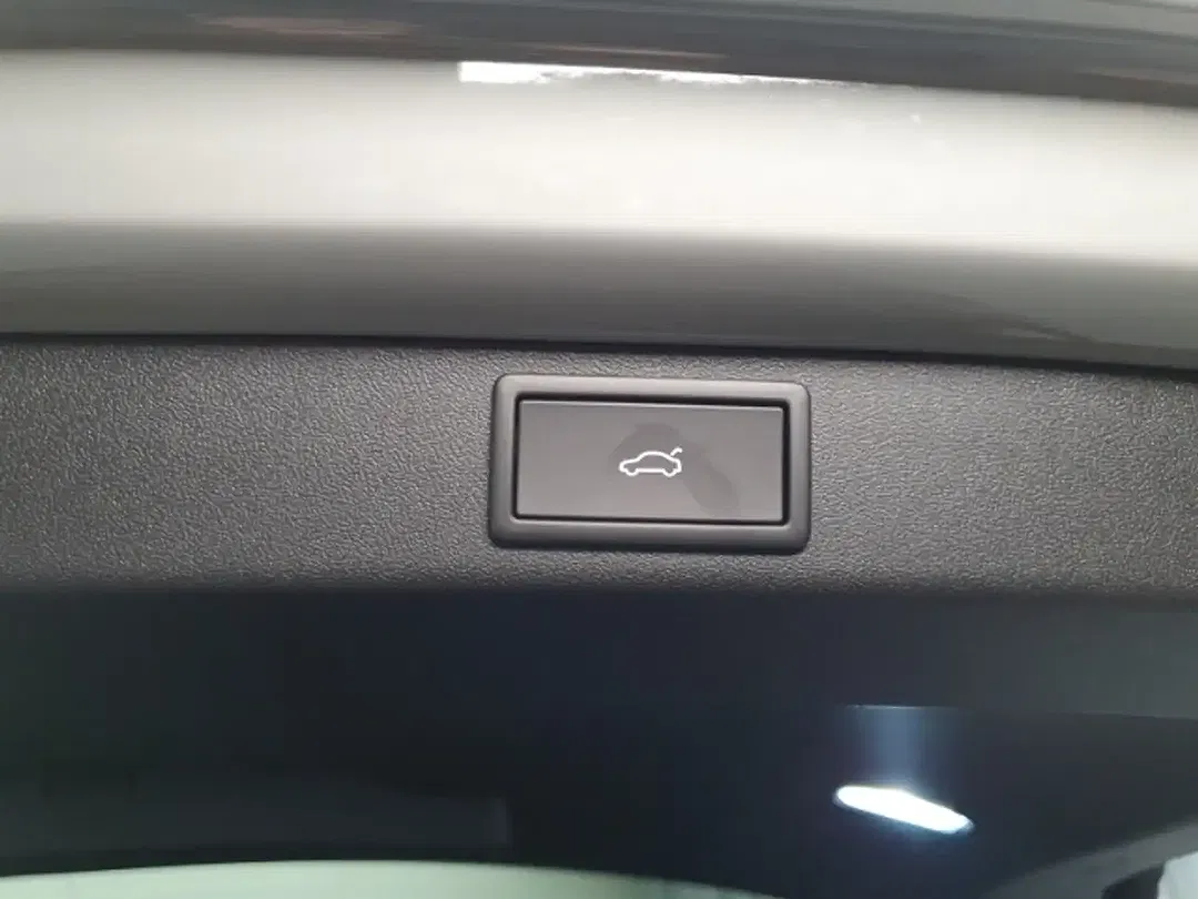 Skoda Elroq 4x4 vRS Lounge - Thumbnail 16