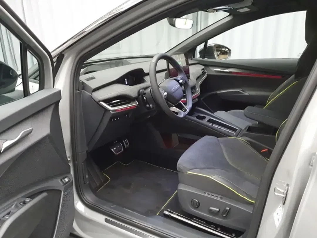 Skoda Elroq 4x4 vRS Lounge - Thumbnail 6