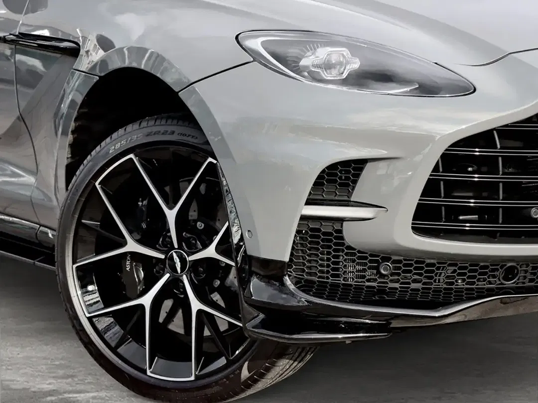 Aston Martin DBX 707 - Thumbnail 10