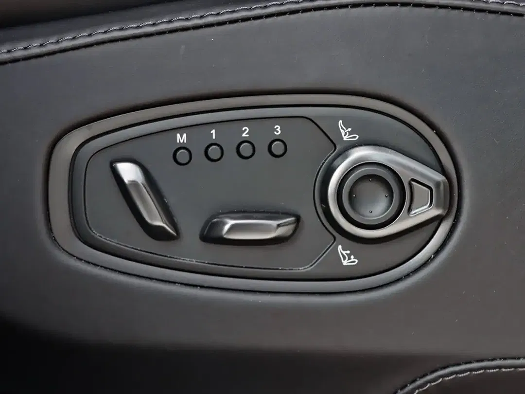 Aston Martin DBX 707 - Thumbnail 27