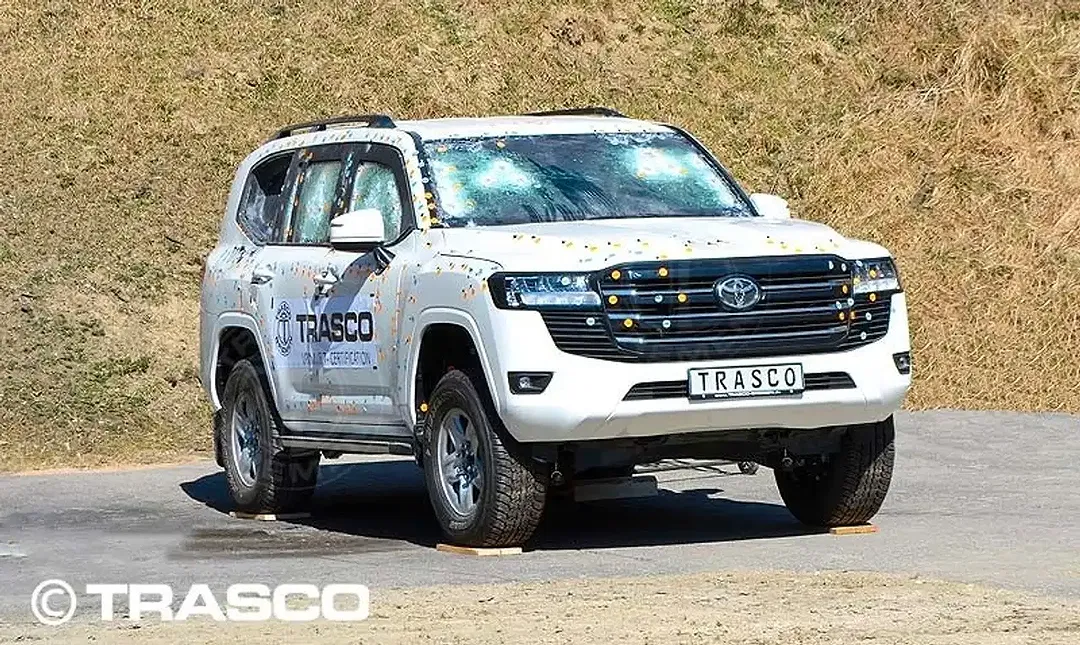 Toyota Land Cruiser - Thumbnail 6