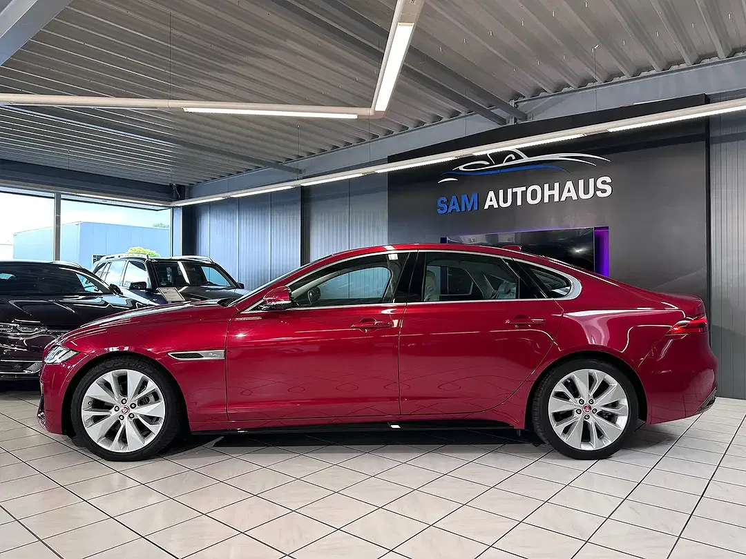 Jaguar XF D200 4x4 R-Dynamic SE - Thumbnail 3