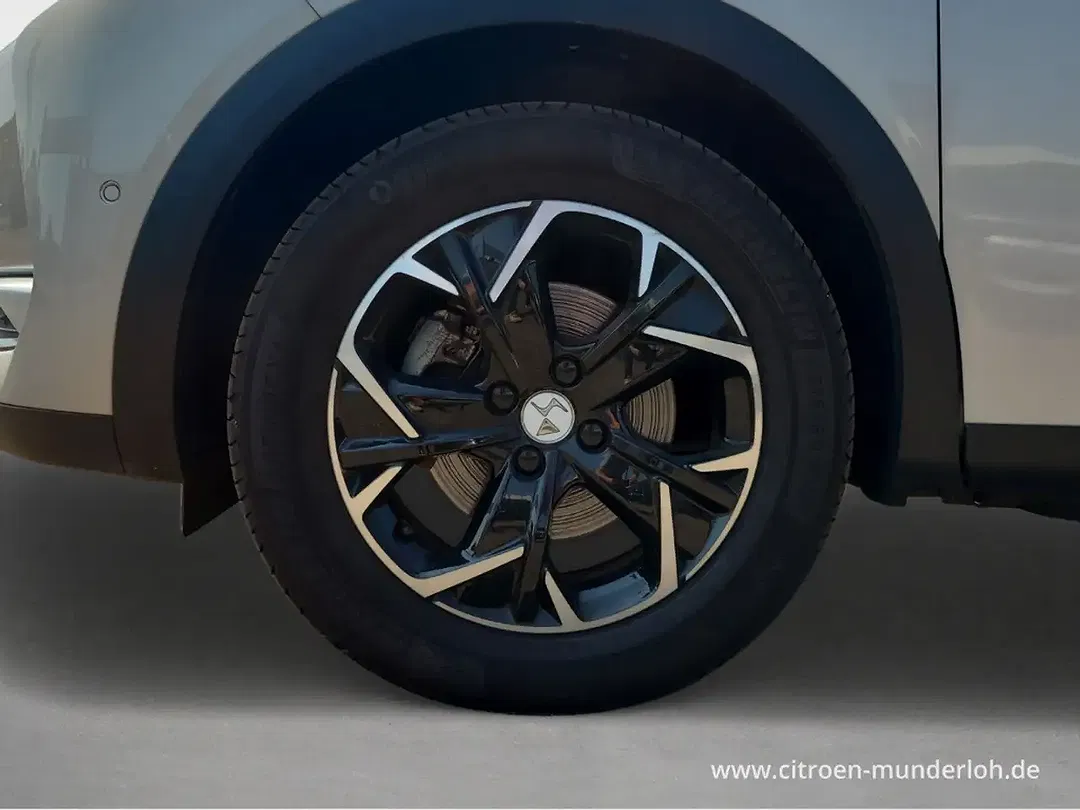 DS Automobiles DS 3 - Thumbnail 12