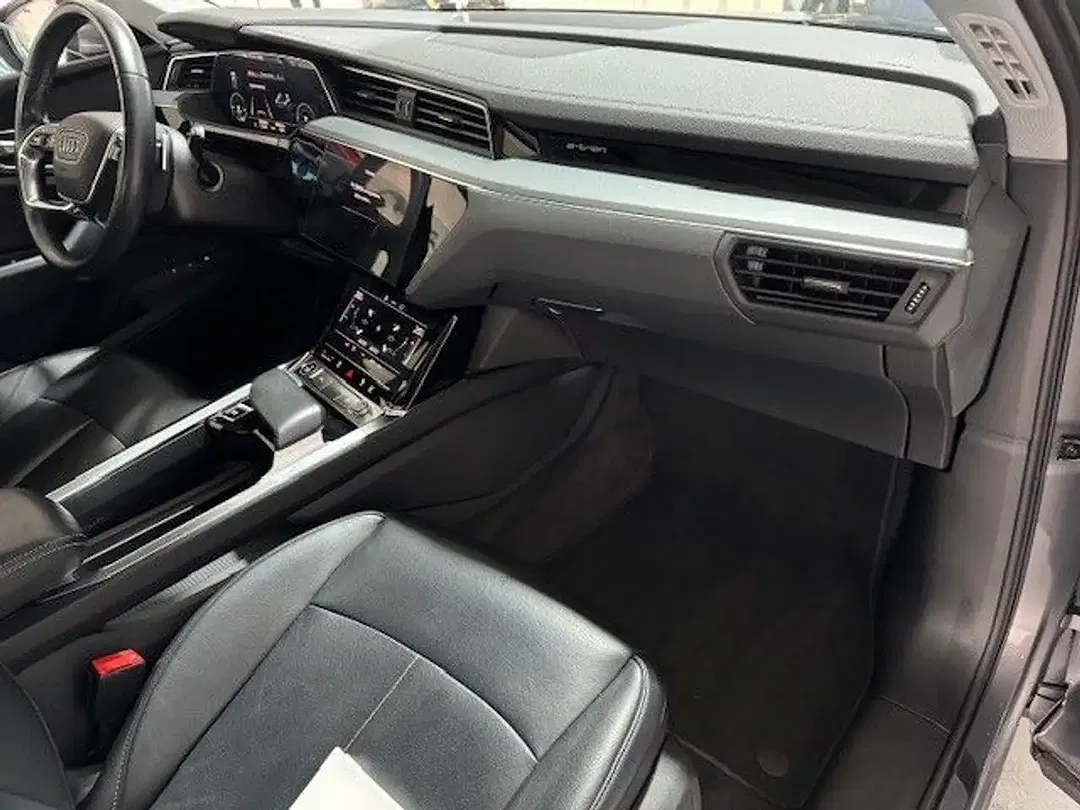 Audi e-tron 55 quattro - Thumbnail 12