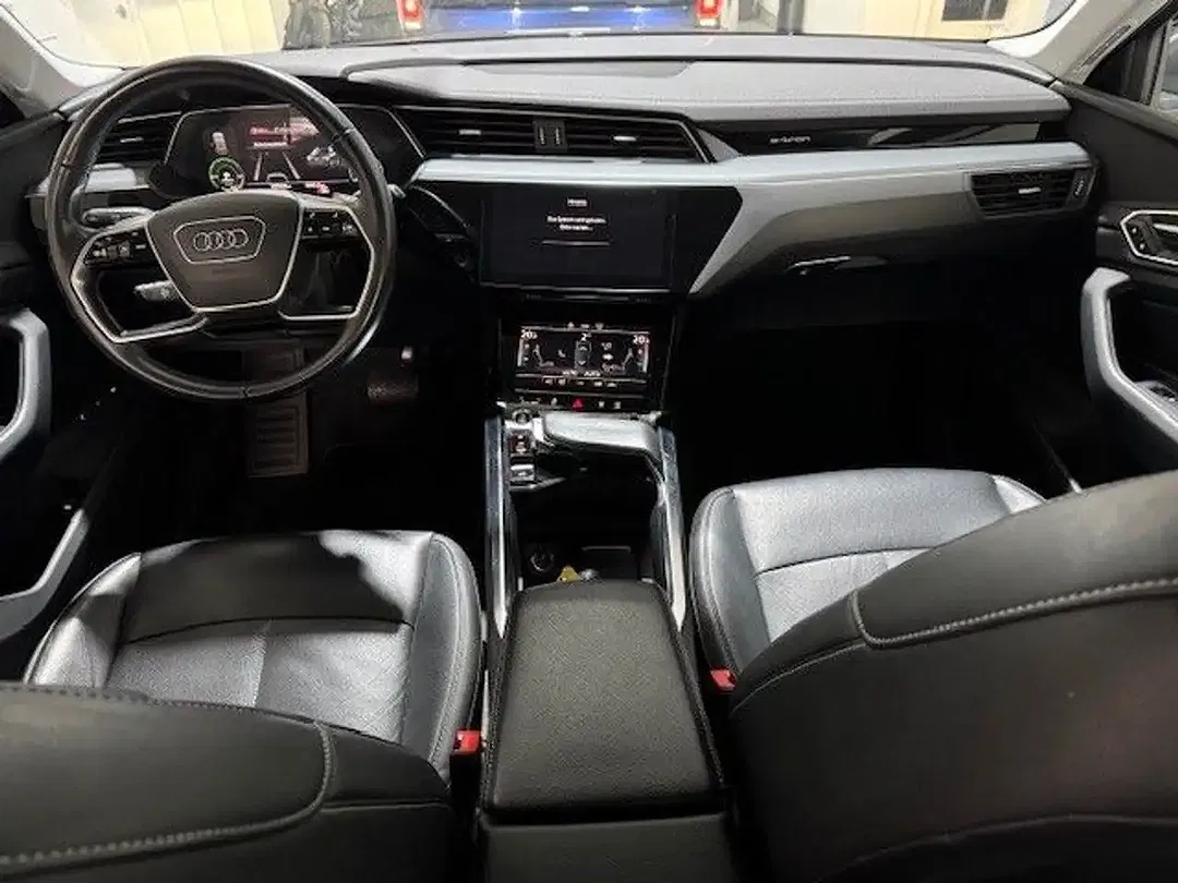 Audi e-tron 55 quattro - Thumbnail 4