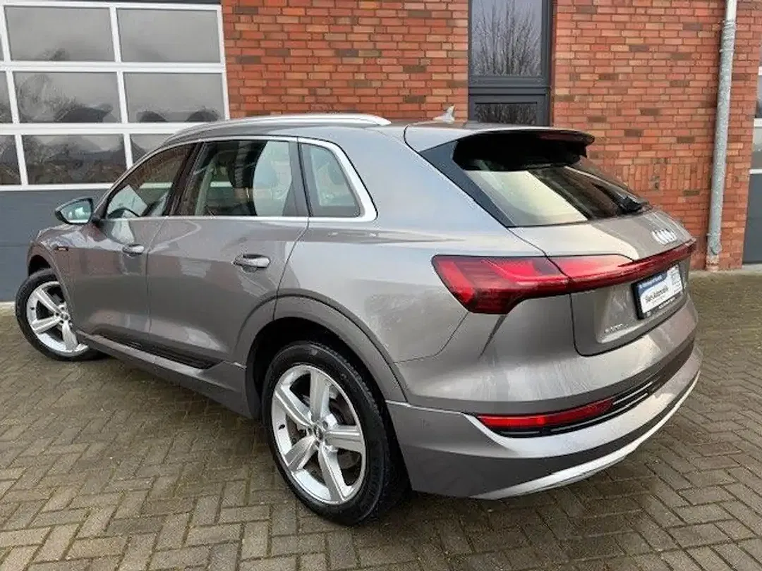 Audi e-tron 55 quattro - Thumbnail 6