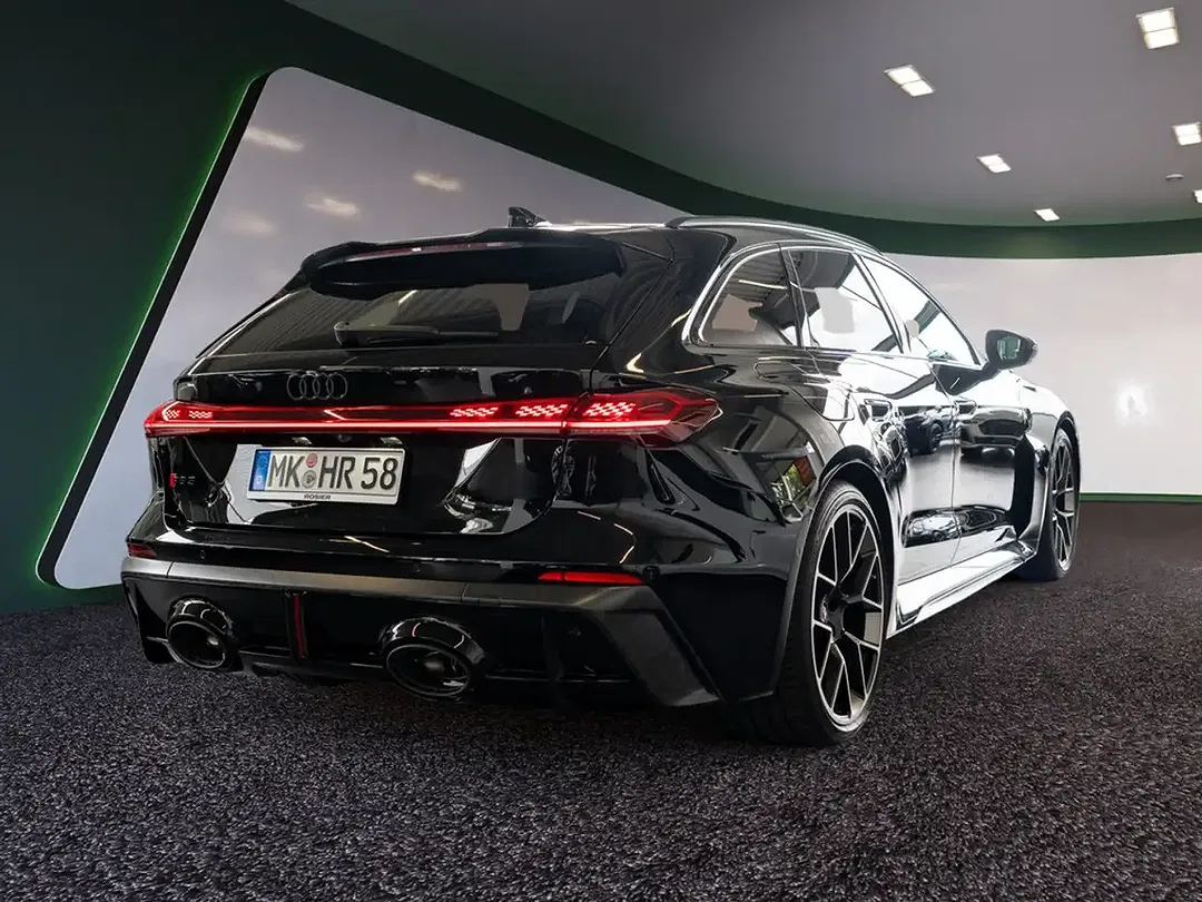 Audi RS5 - Thumbnail 3