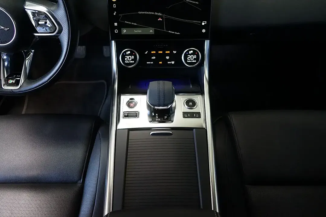 Jaguar XF D200 Sportbrake R-Dynamic - foto 15