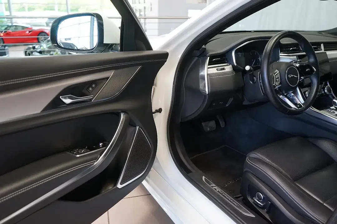 Jaguar XF D200 Sportbrake R-Dynamic - Thumbnail 9