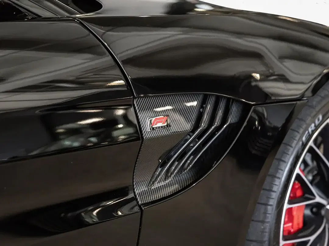 Aston Martin Vantage V8 Coupe - Thumbnail 10