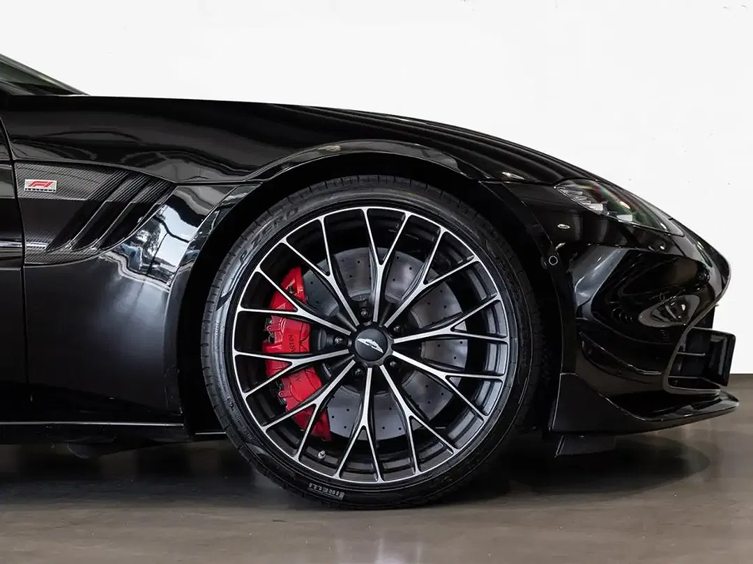 Aston Martin Vantage V8 Coupe - Thumbnail 5