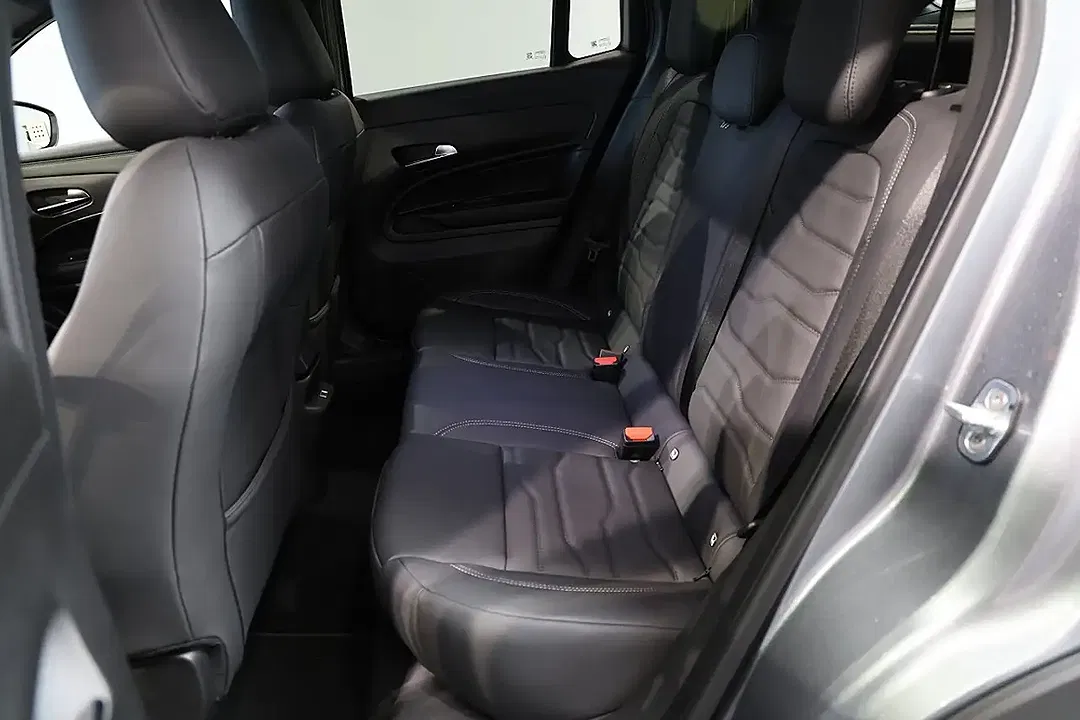 Jeep Avenger 1.2 e-Hybrid DCT 4xe Overland - Thumbnail 12
