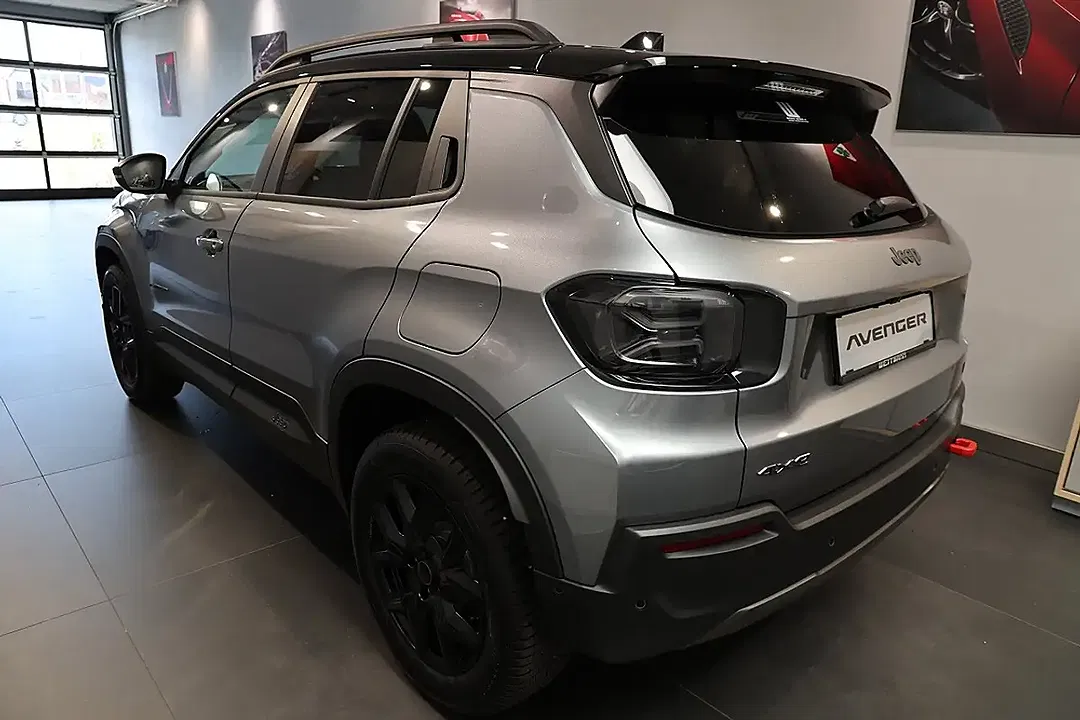 Jeep Avenger 1.2 e-Hybrid DCT 4xe Overland - Thumbnail 4