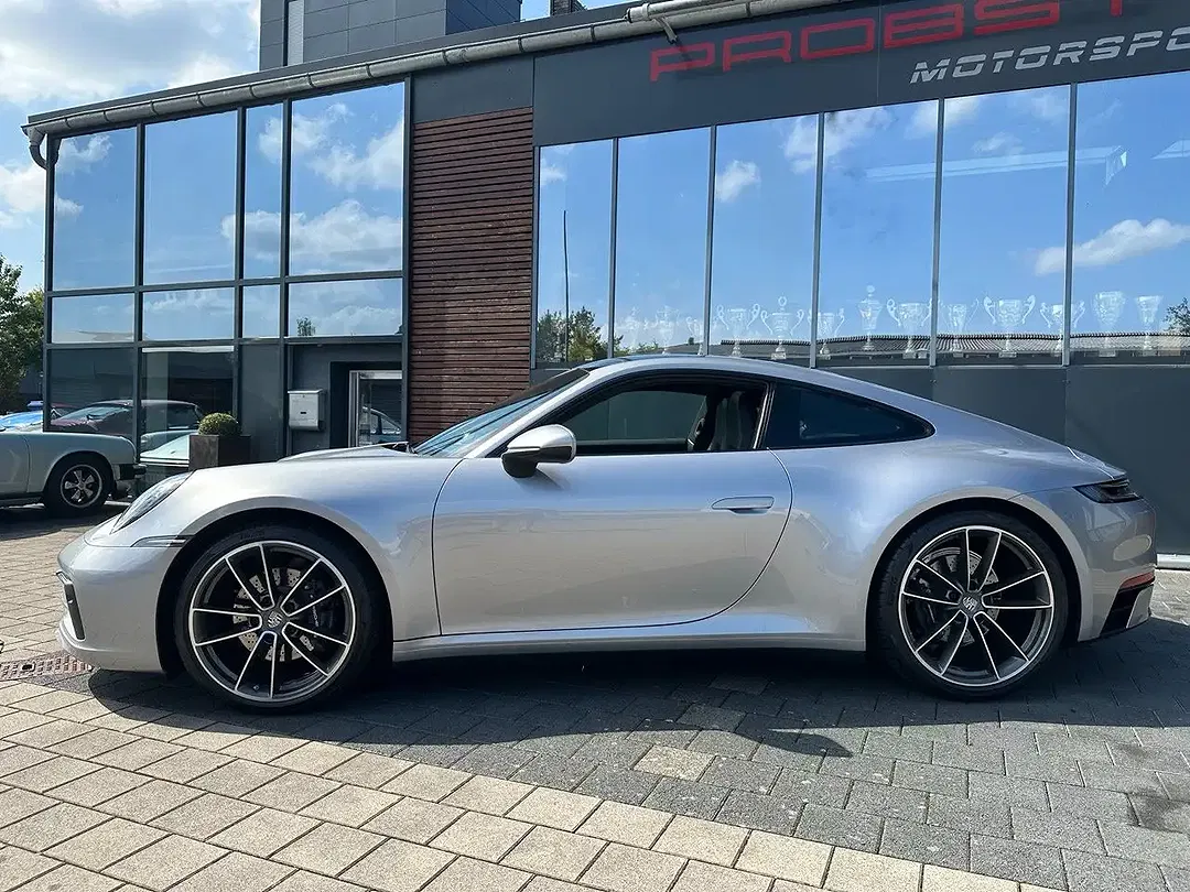 Porsche 992 Carrera 4 - foto 2