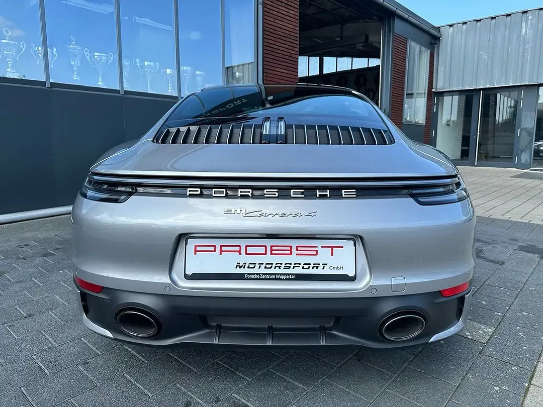 Porsche 992 Carrera 4 - Thumbnail 6