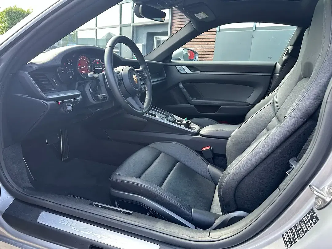 Porsche 992 Carrera 4 - Thumbnail 7