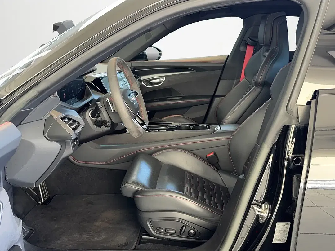 Audi RS e-tron GT quattro Matrix LED - Thumbnail 12