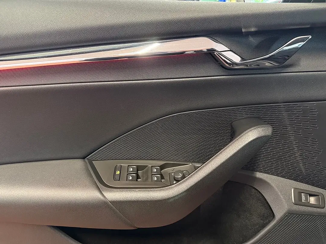 Skoda Octavia 2.0 TDI DSG Combi Style - Thumbnail 11