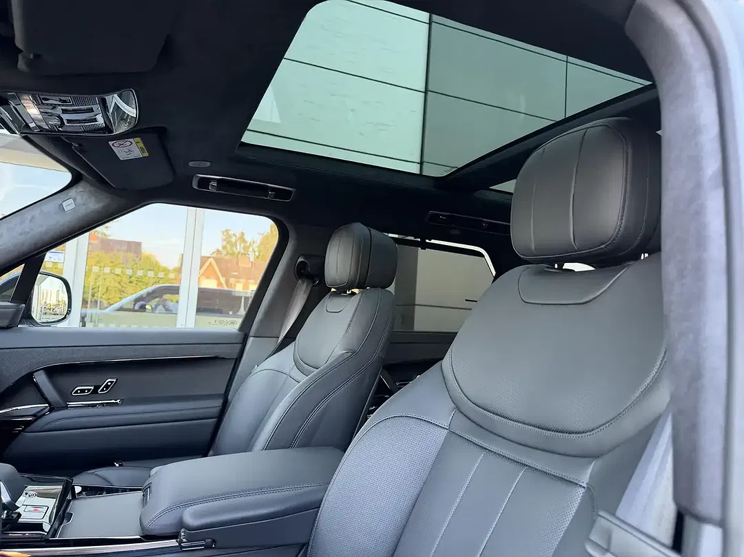Land Rover Range Rover Sport P550e Autobiography - Thumbnail 9