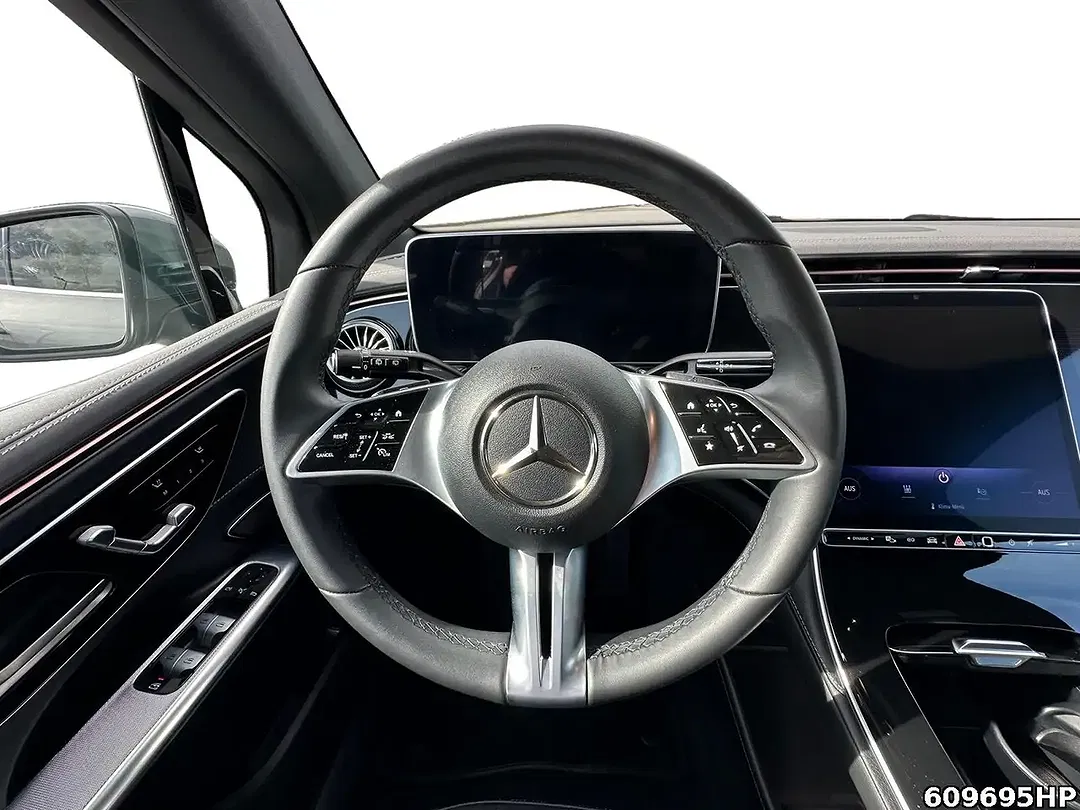 Mercedes-Benz EQE 350 - Thumbnail 9