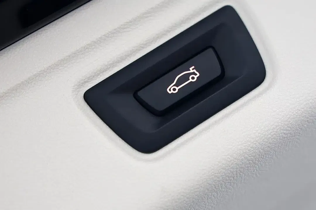 BMW 320 xDrive Touring - Thumbnail 11