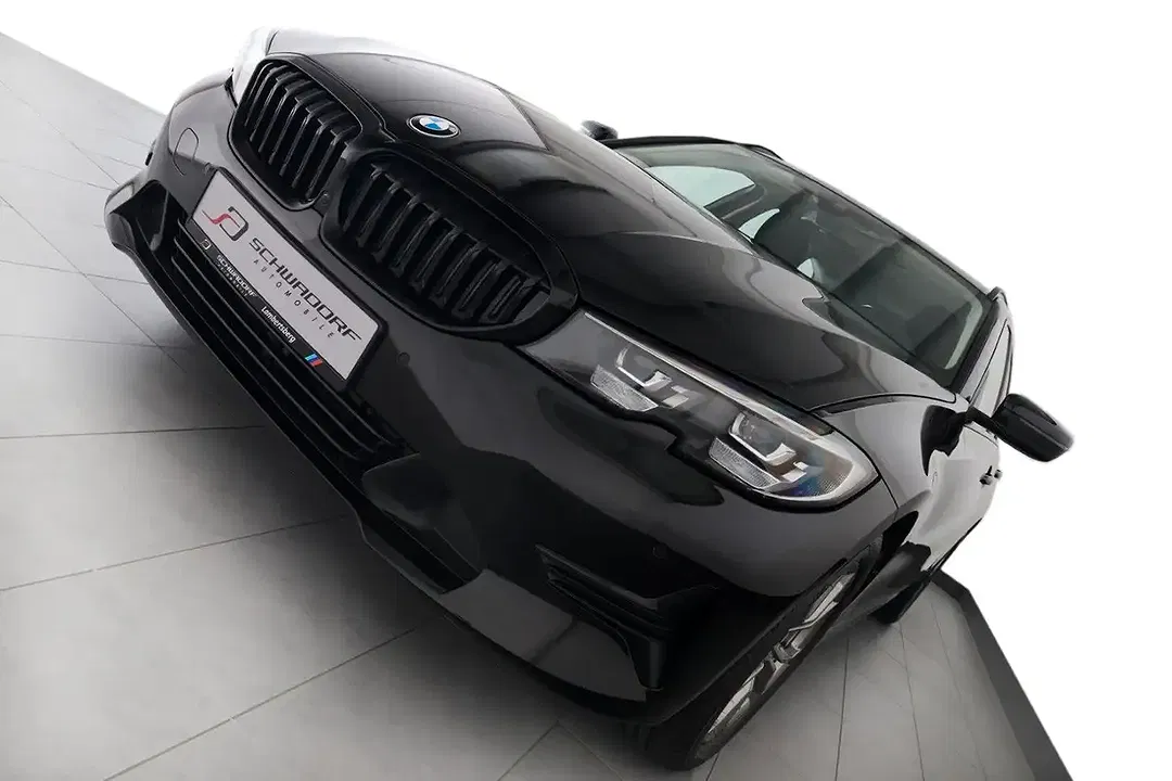 BMW 320 xDrive Touring - Thumbnail 2