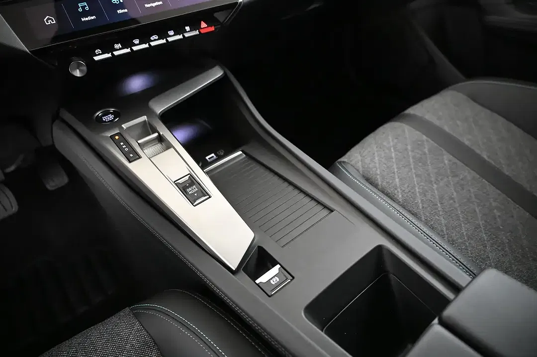 Peugeot 408 180 e-EAT8 PHEV Allure - Thumbnail 14