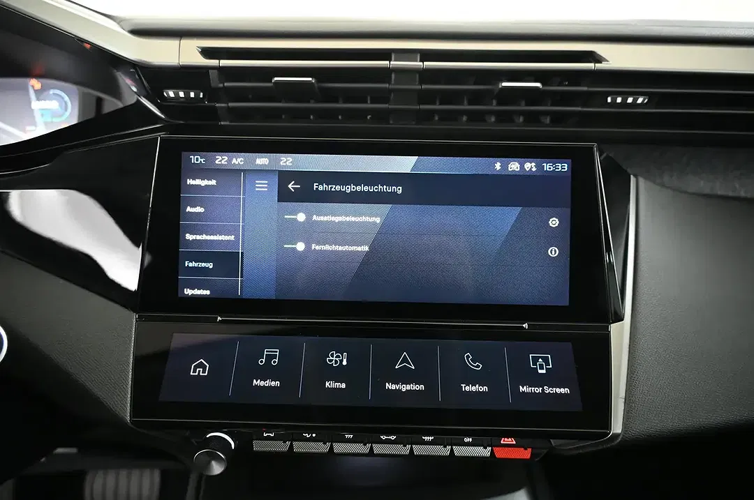 Peugeot 408 180 e-EAT8 PHEV Allure - Thumbnail 19