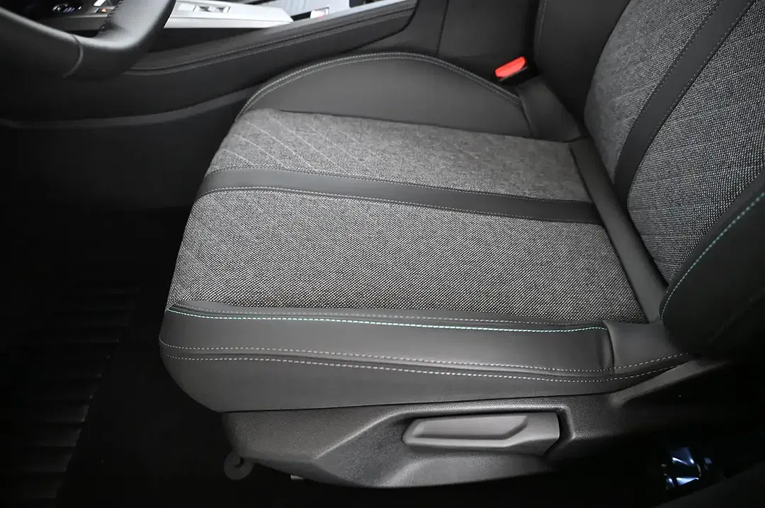 Peugeot 408 180 e-EAT8 PHEV Allure - Thumbnail 30