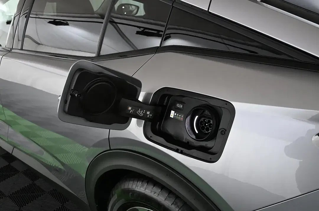 Peugeot 408 180 e-EAT8 PHEV Allure - Thumbnail 34