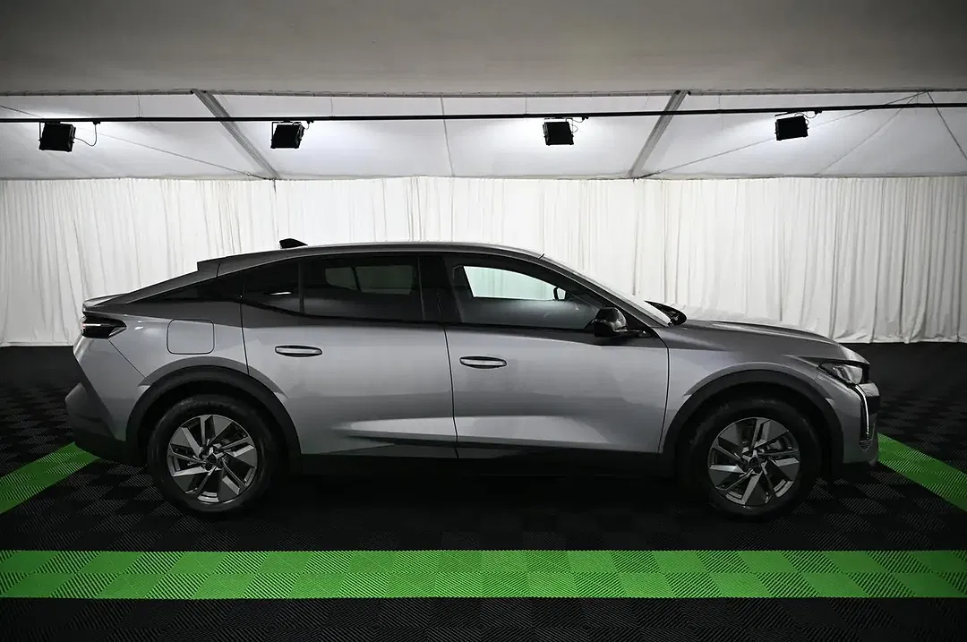 Peugeot 408 180 e-EAT8 PHEV Allure - Thumbnail 8