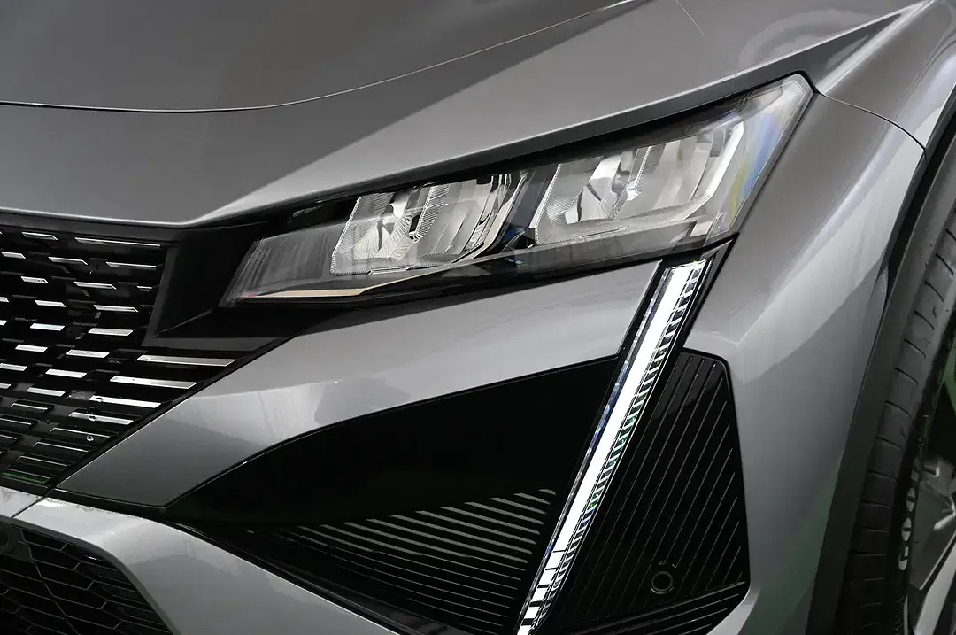 Peugeot 408 180 e-EAT8 PHEV Allure - Thumbnail 9